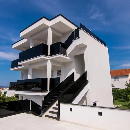 Black Home Apartments Trogir Exterior photo